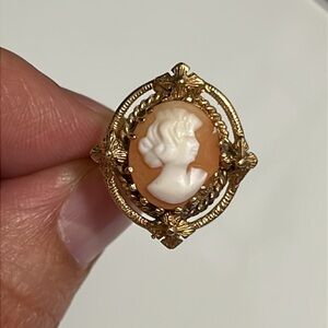 Antique 14K Gold + Shell Cameo Ring